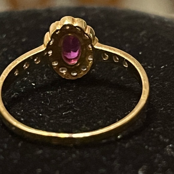 22 k gold Estate Ruby and diamond engagement ring, size 7.0 - Picture 5 of 10